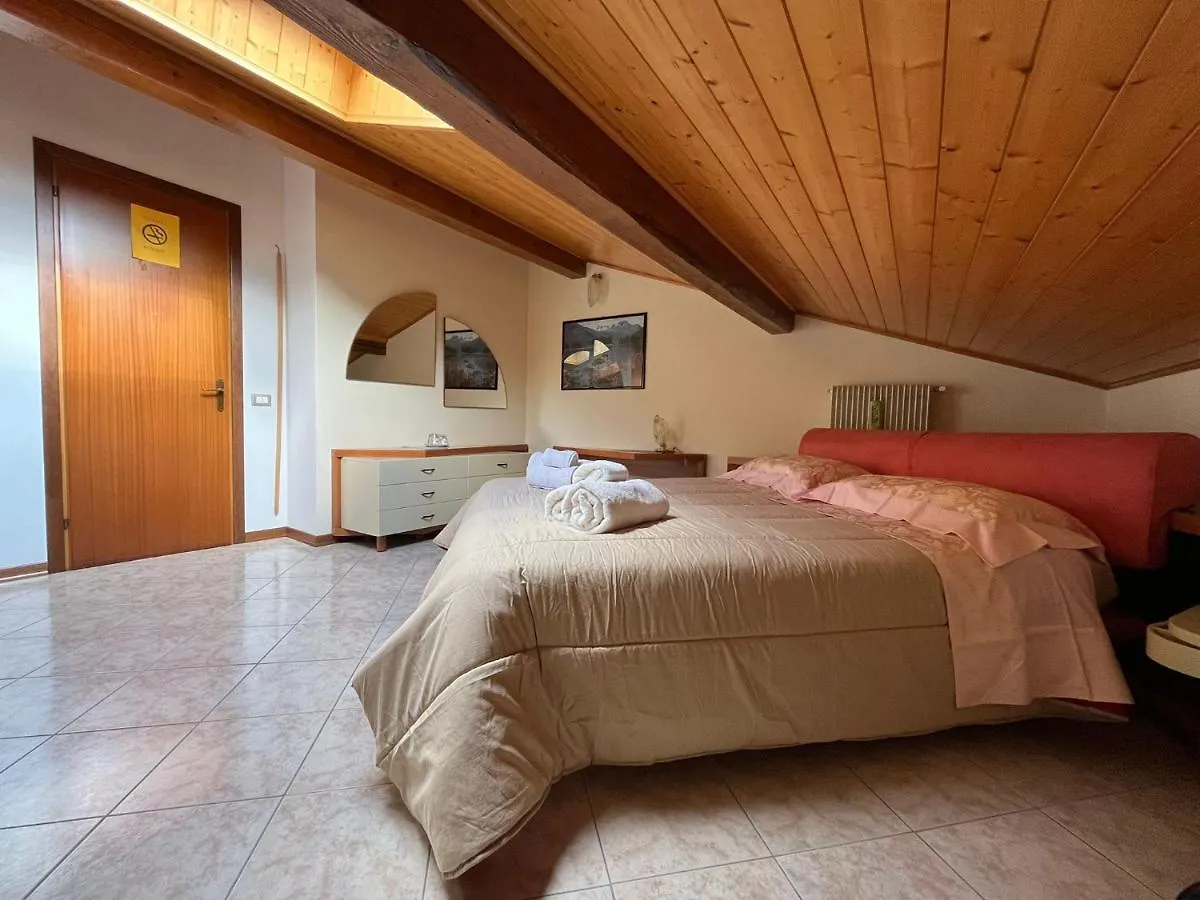 Guest house Locazione Turistica Casa Cittadella Hotel Arten Italy